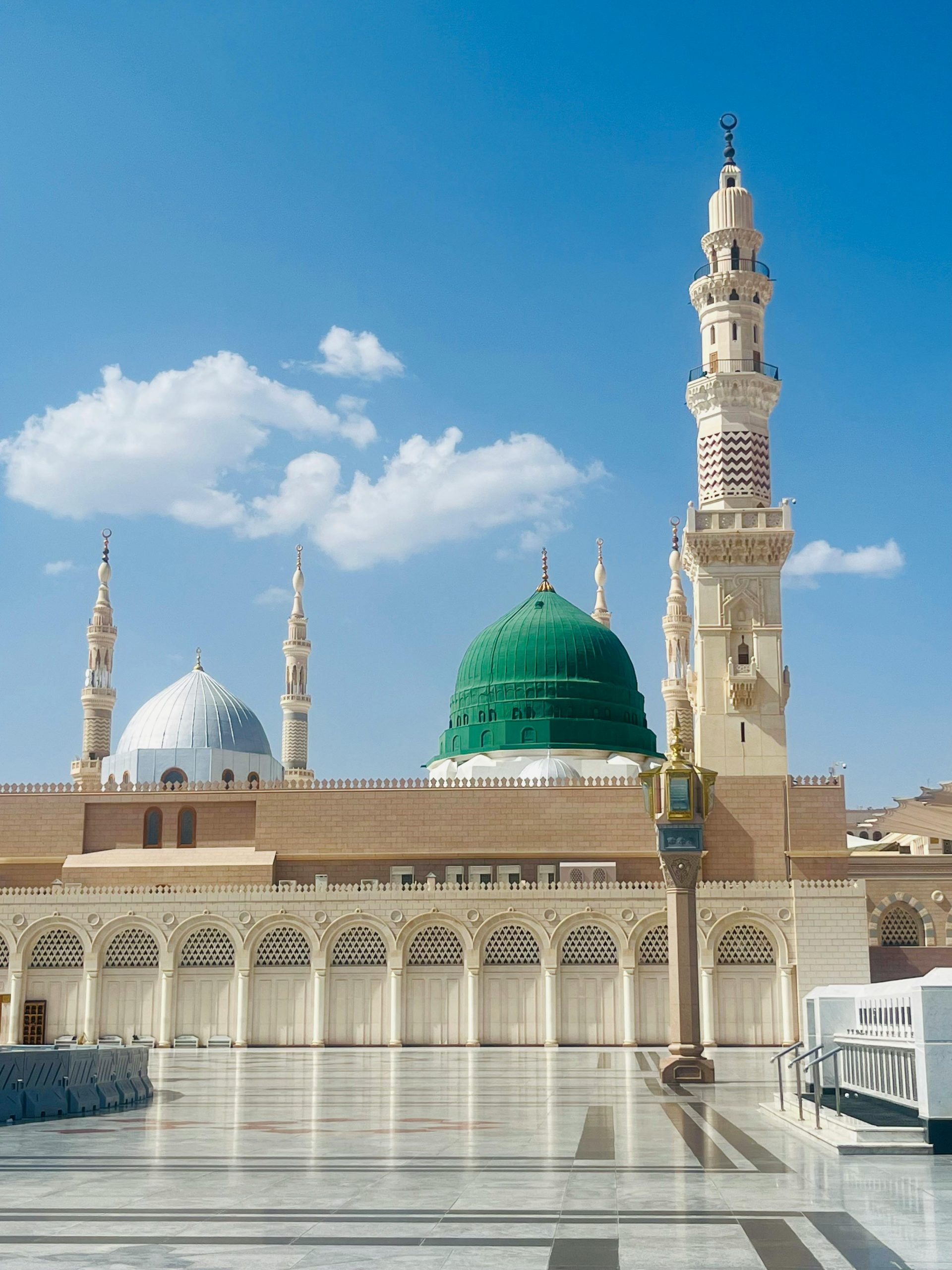 Mosque at night crescent